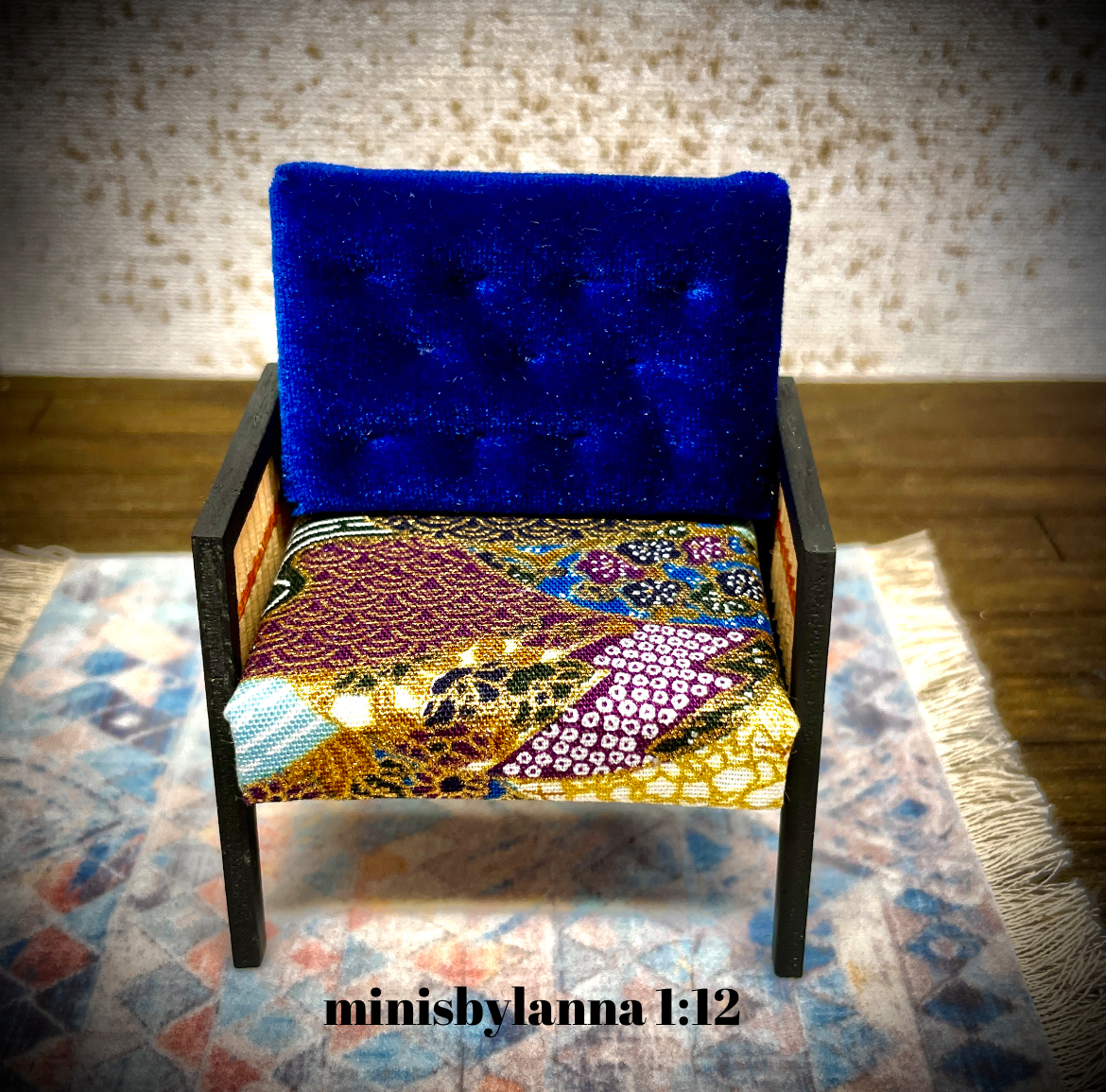 1:12 Dollhouse wooden Art Deco rattan armchair Royal-blue and geometric blue