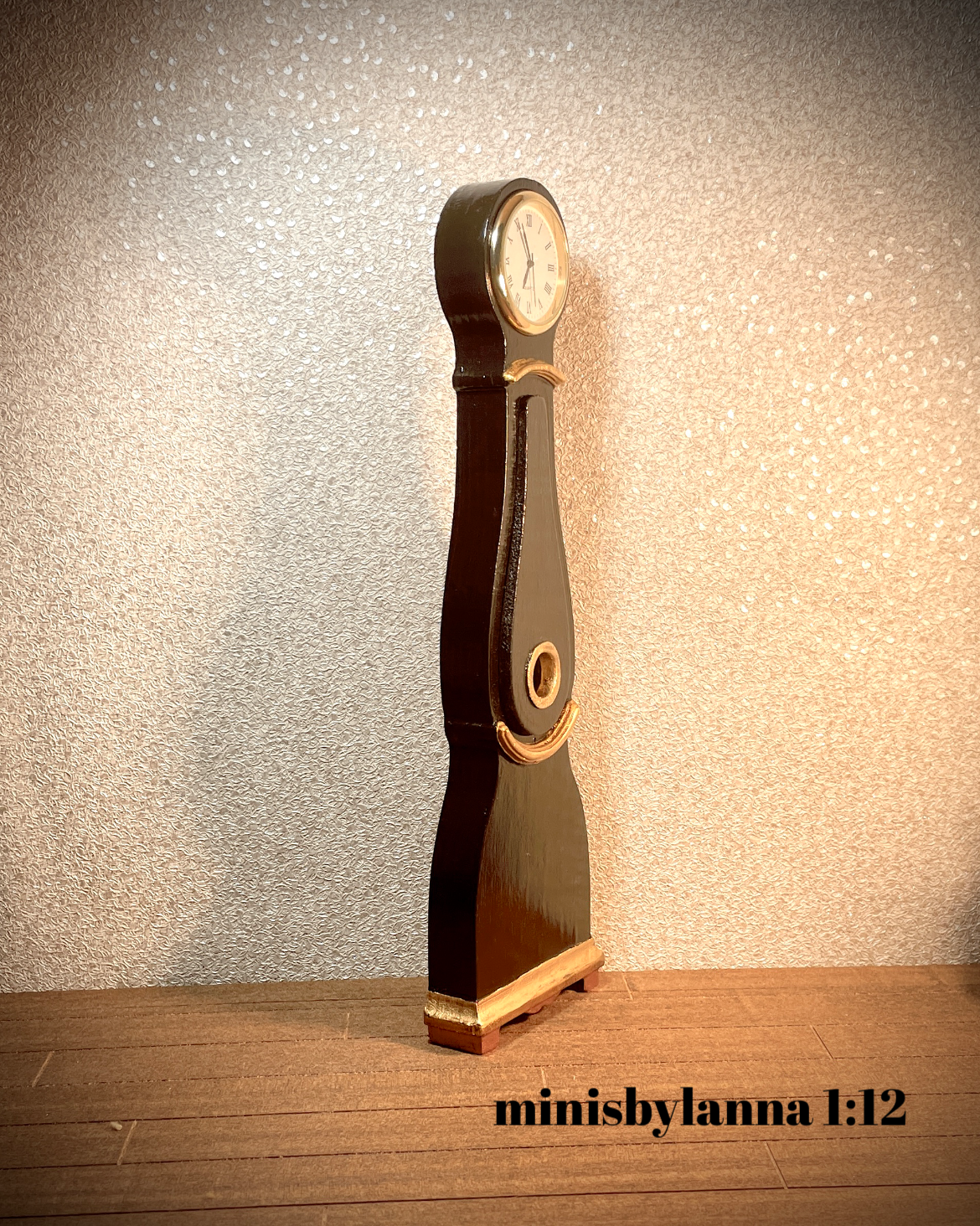 1:12 Dollhouse miniature wooden Swedish Mora longcase black working clock