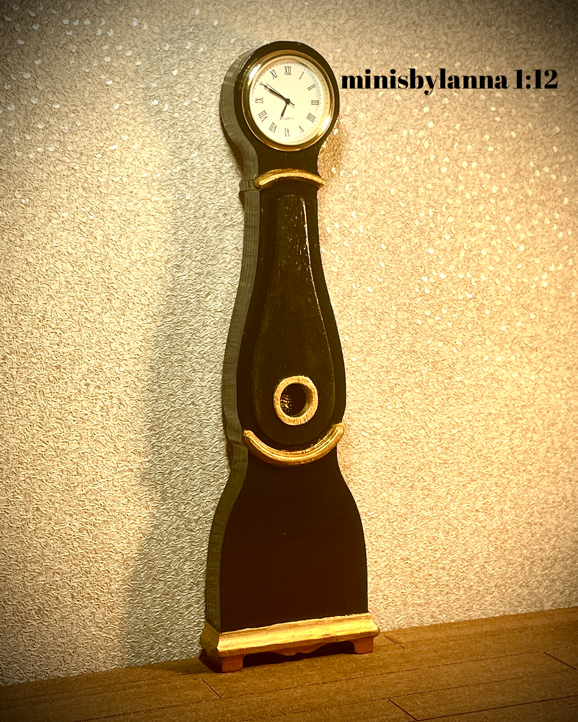 1:12 Dollhouse miniature wooden Swedish Mora longcase black working clock