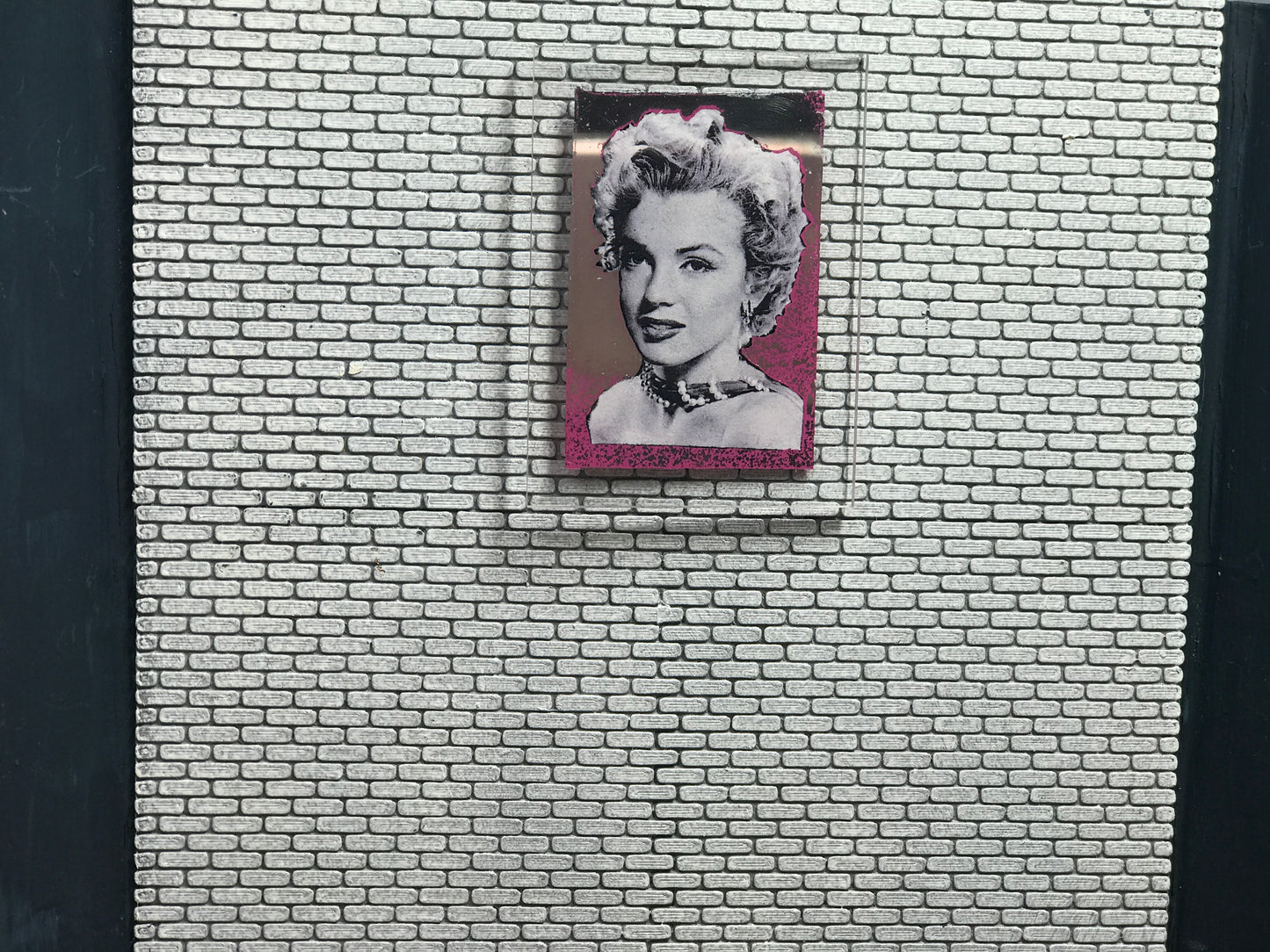 1:12 Dollhouse miniature Marilyn mirrored and pink wall picture