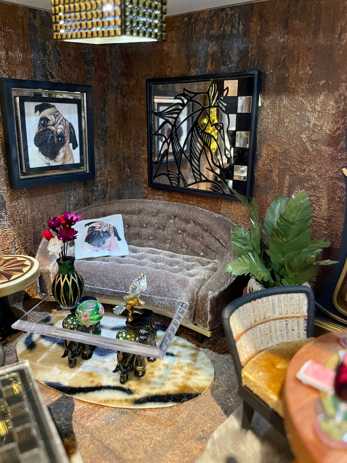 1:12 Dollhouse roombox diorama recreation room - Decorated and Remote Controlled or Fully Furnished