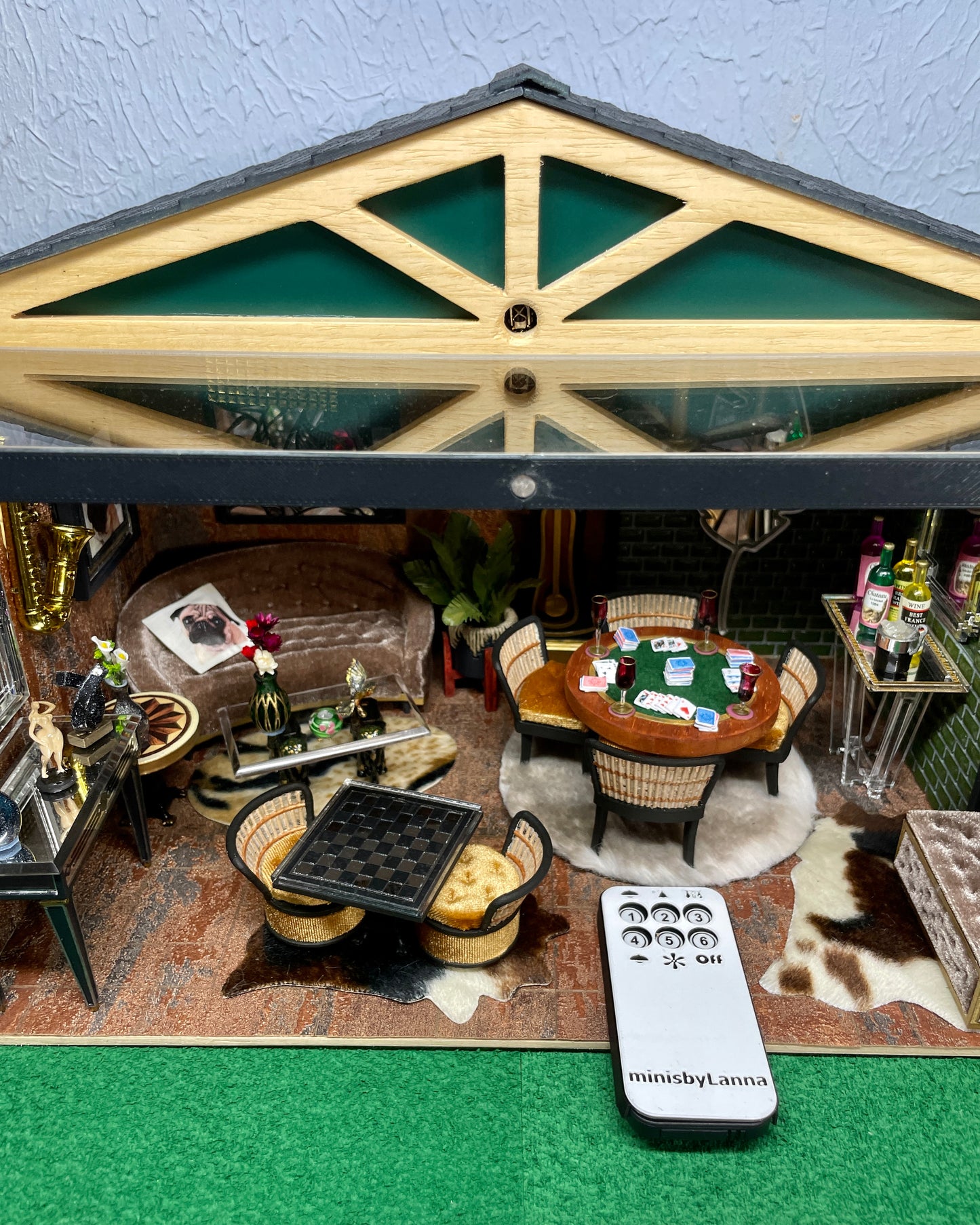 1:12 Dollhouse roombox diorama recreation room - Decorated and Remote Controlled or Fully Furnished