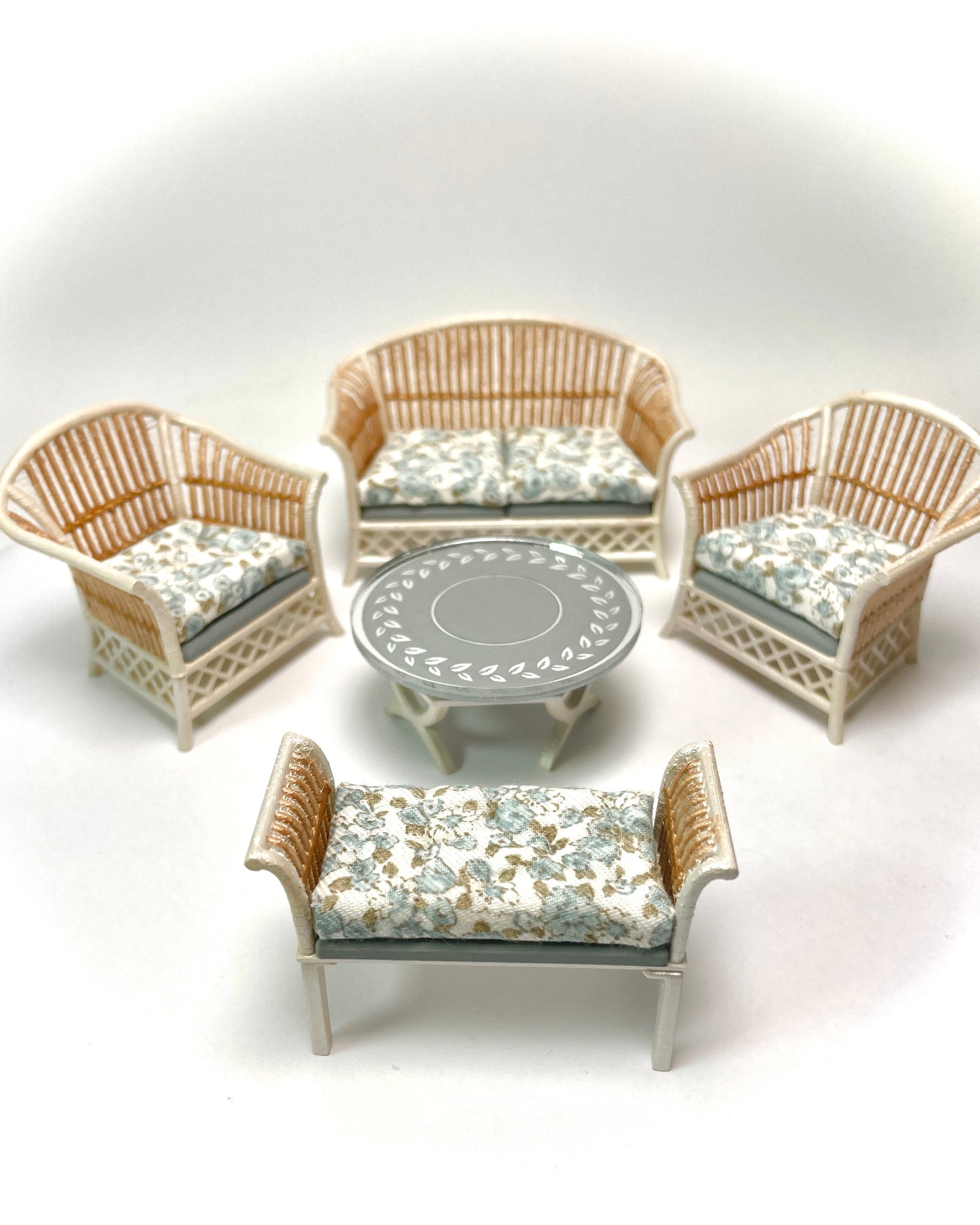 1:16 Dollhouse cane rattan pearl blue on grey furniture - Lundby