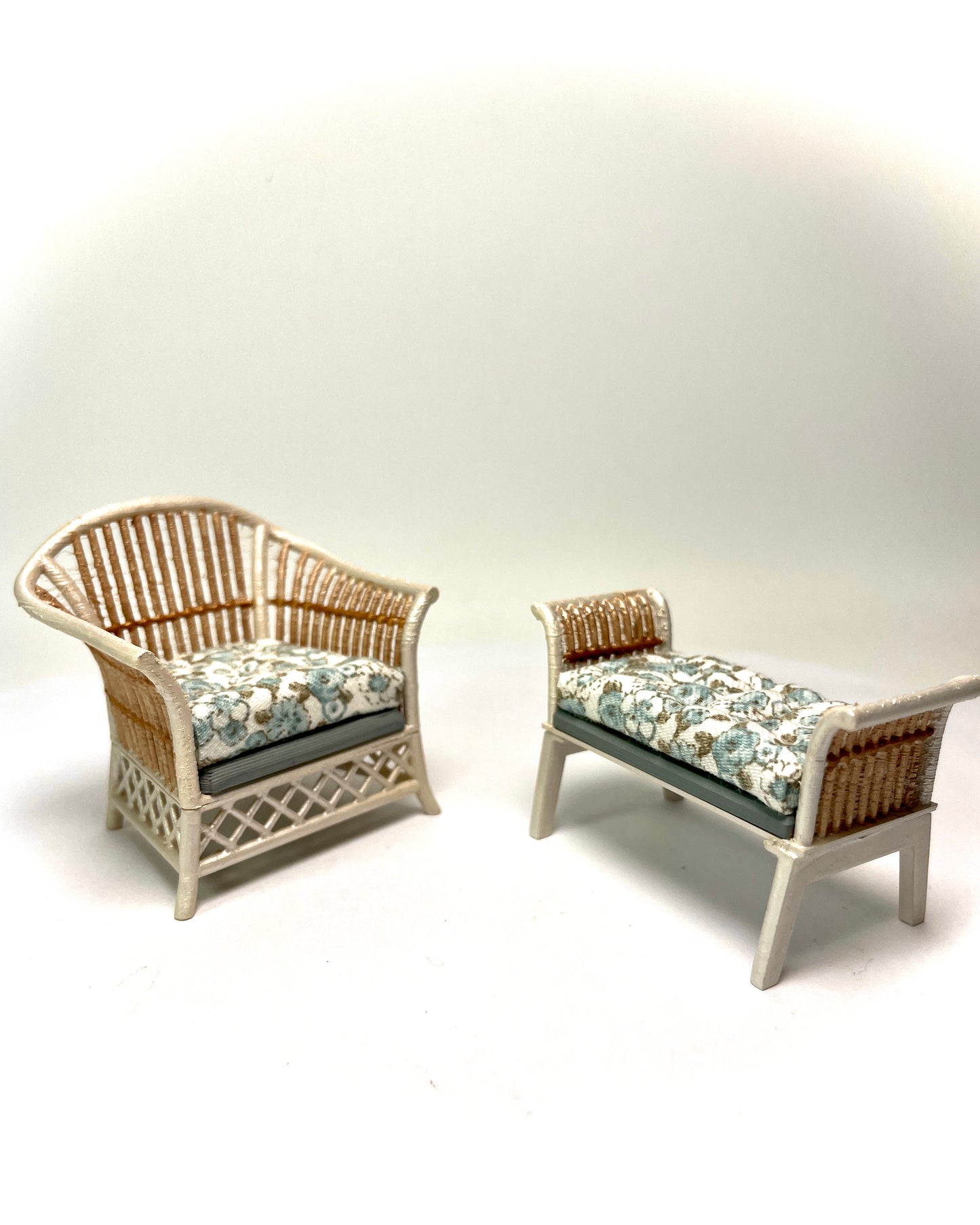 1:16 Dollhouse cane rattan pearl blue on grey furniture - Lundby