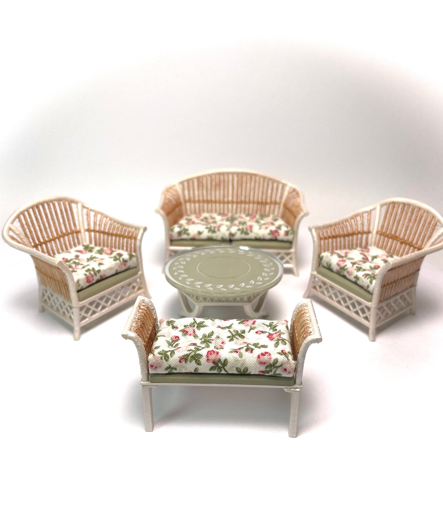 1:16 Dollhouse cane rattan pearl pink roses on green furniture - Lundby