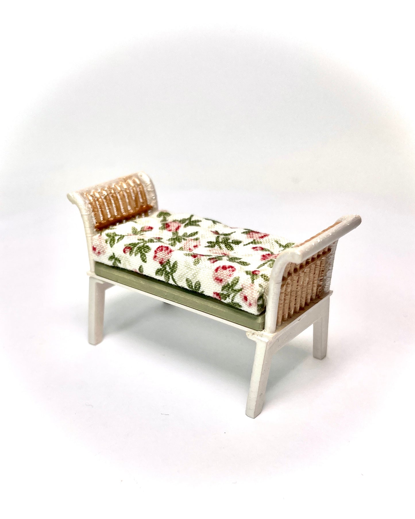 1:16 Dollhouse cane rattan pearl pink roses on green furniture - Lundby