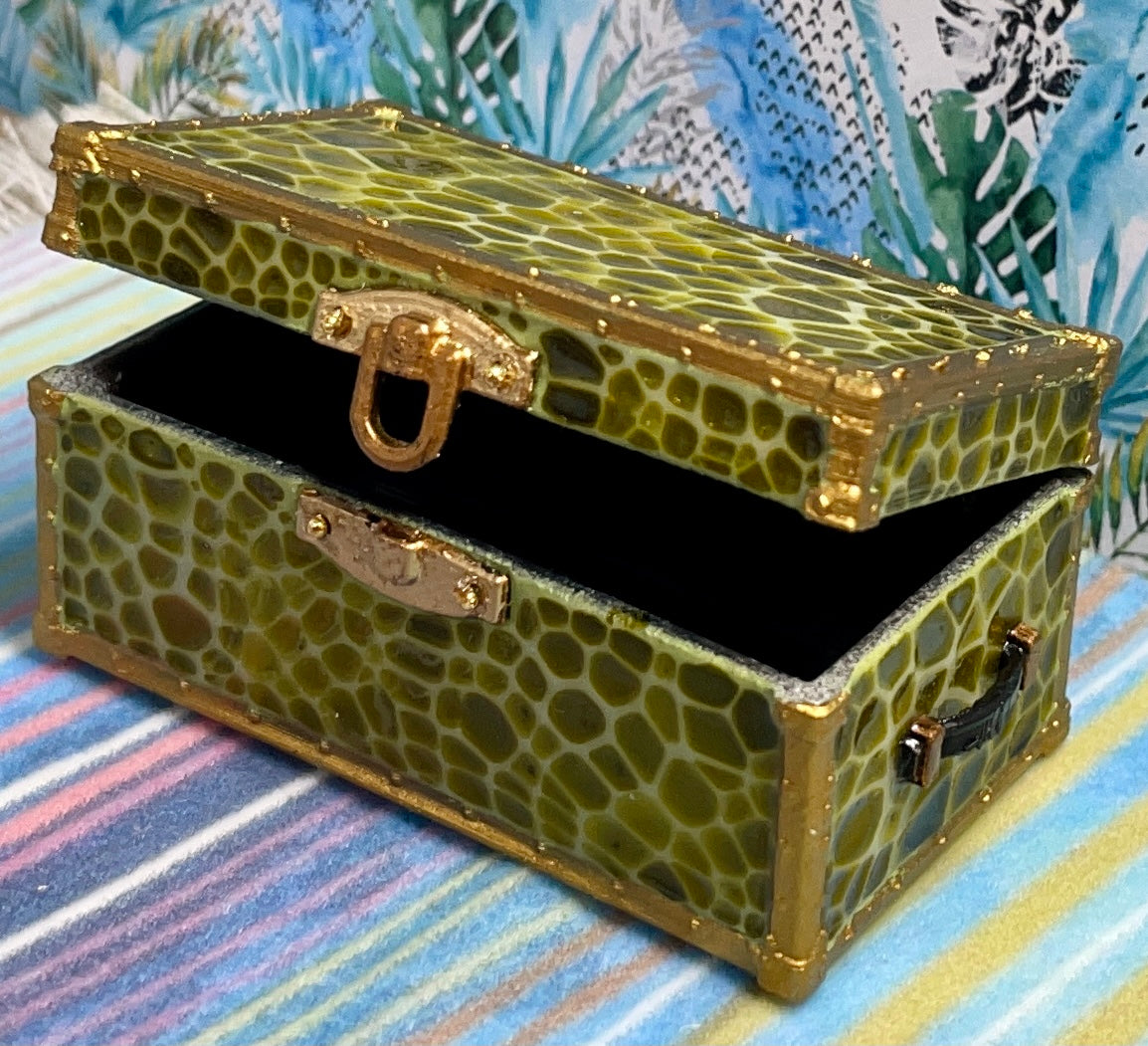 1:16 Dollhouse hand painted travel luggage trunk chest various colors - Lundby scale