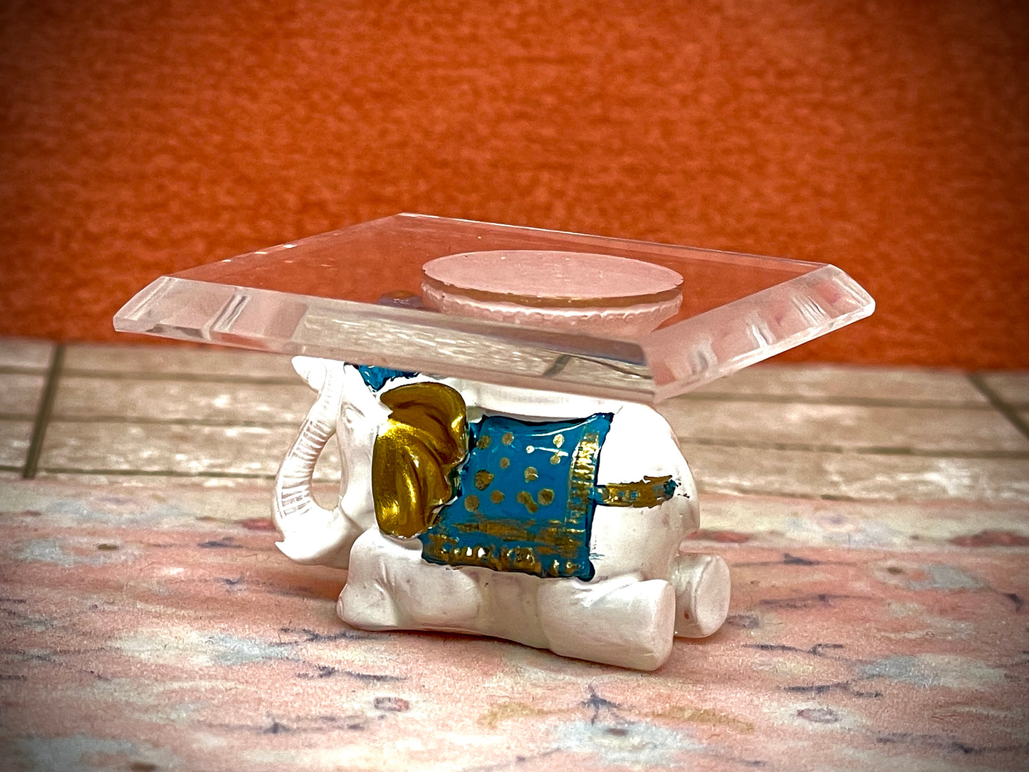 1:12 Dollhouse miniature elephant sitting side table like porcelain glass effect top