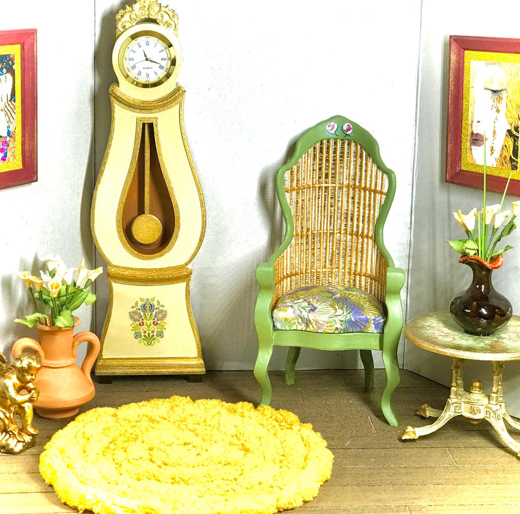 1:6 Dollhouse miniature Victorian side table