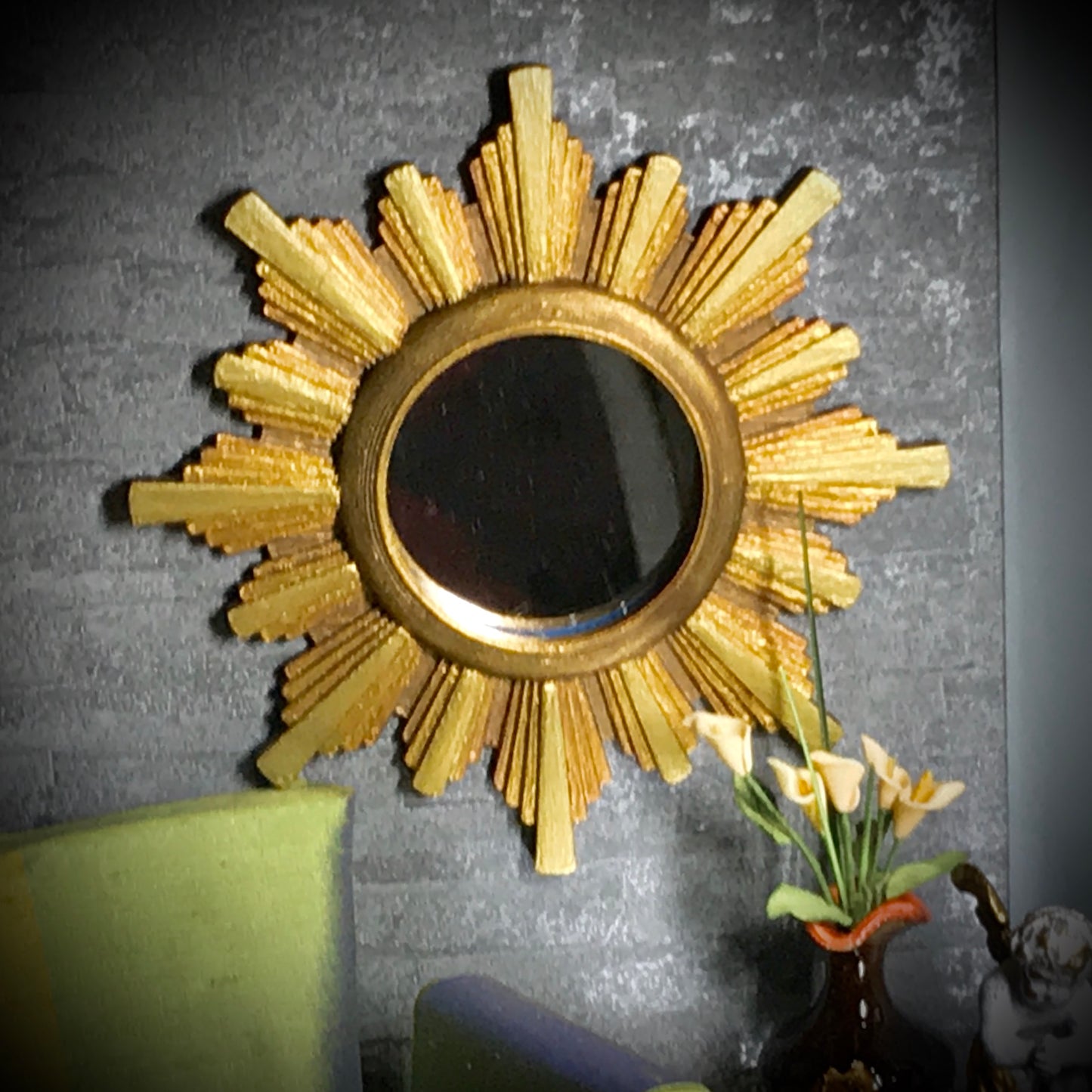 1:6 Dollhouse wall mirror sunburst/starburst golden frame miniature