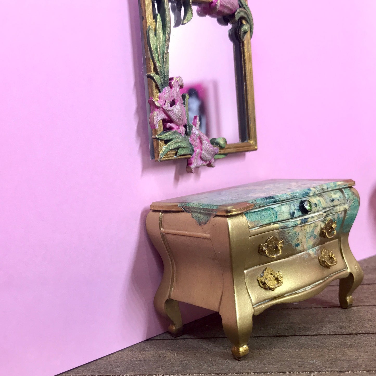 1:16 Dollhouse miniature gold chest of drawers w flower decoupage - Lundby scale