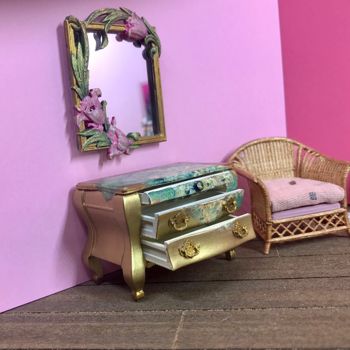 1:16 Dollhouse miniature gold chest of drawers w flower decoupage - Lundby scale