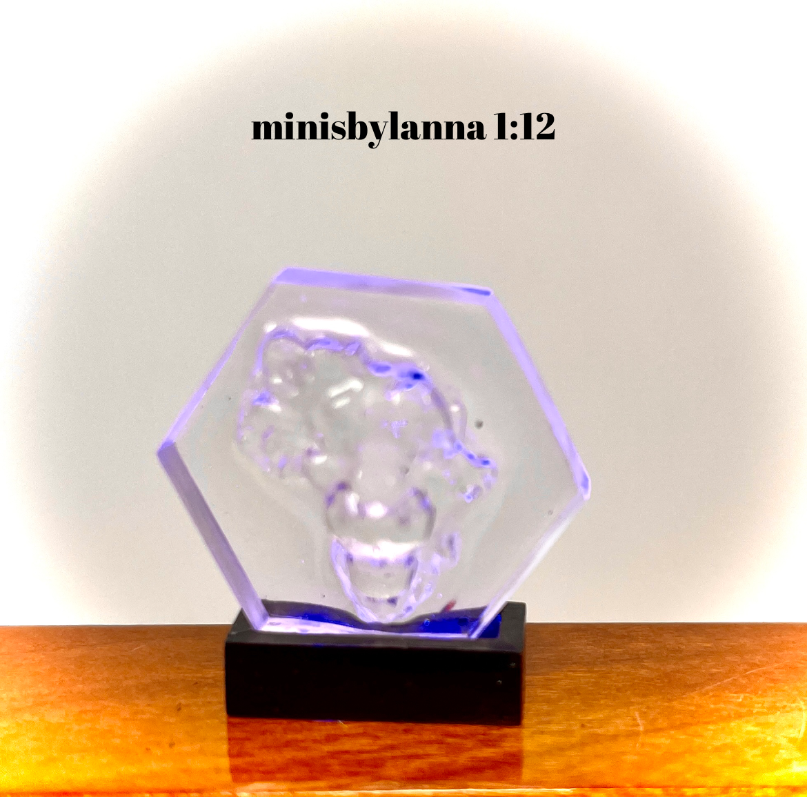 1:12 Dollhouse miniature African lion table light feature working LED