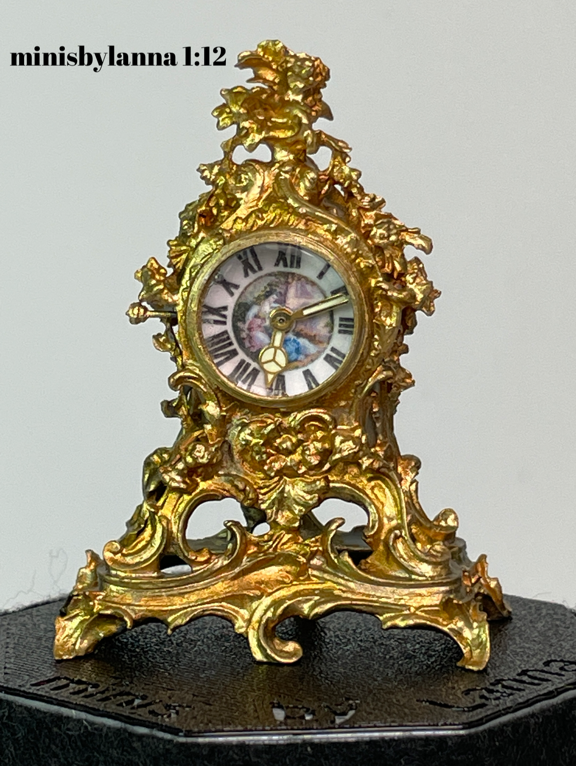 1:12 Dollhouse miniature French ormolu mantel working clock