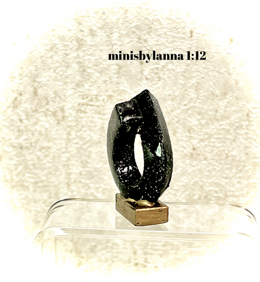 1:12 Dollhouse miniature sculpture of Rect in black