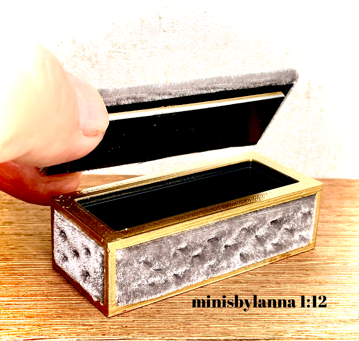 1:12 Dollhouse Ottoman storage stool various colors