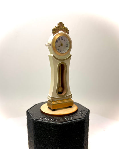 1:24 Dollhouse Swedish Mora long-case working clock various colors - Half scale