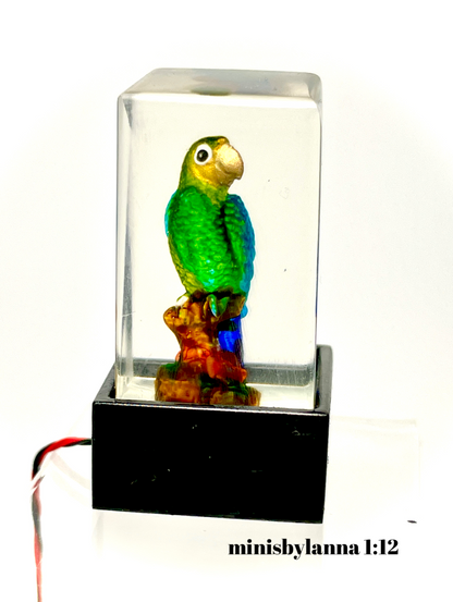 1:12 Dollhouse miniature resin LED light Parrot working table lamp
