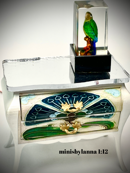 1:12 Dollhouse miniature resin LED light Parrot working table lamp