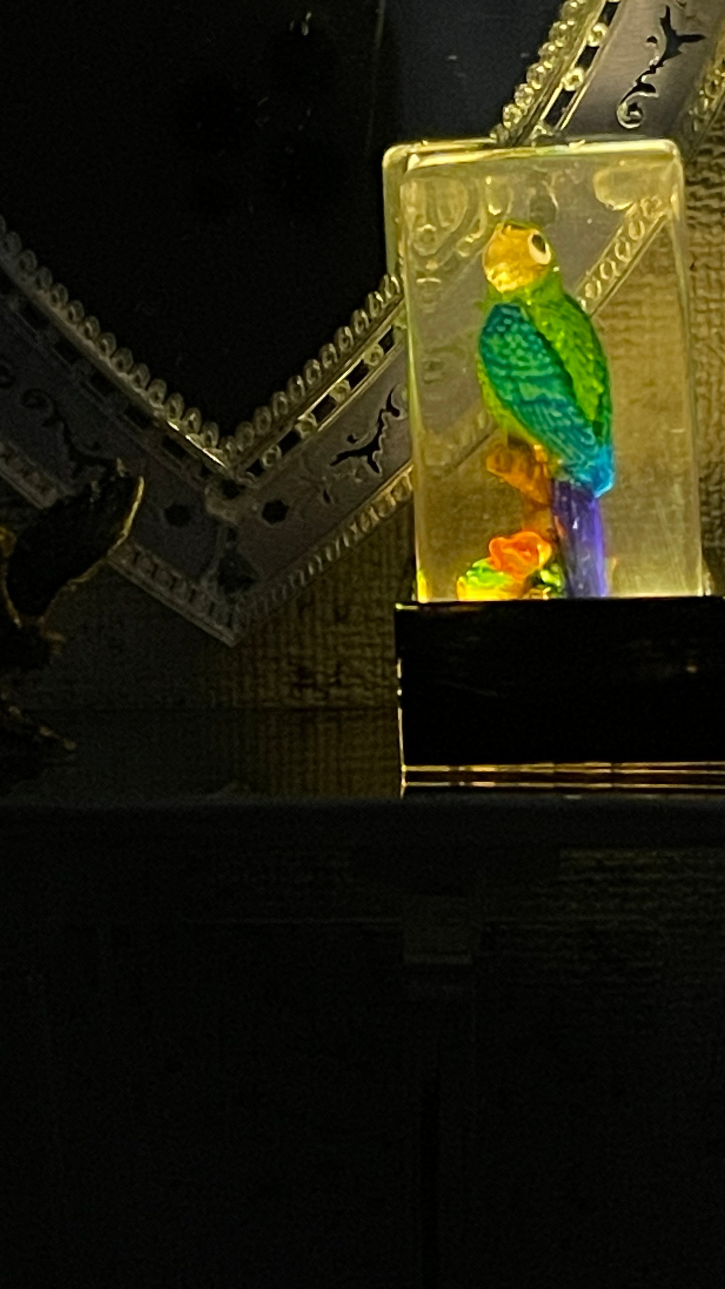 1:12 Dollhouse miniature resin LED Magic light Parrot working table lamp