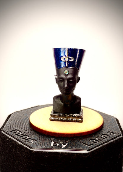 1:12 Dollhouse miniature Egyptian Nefertiti sculpture