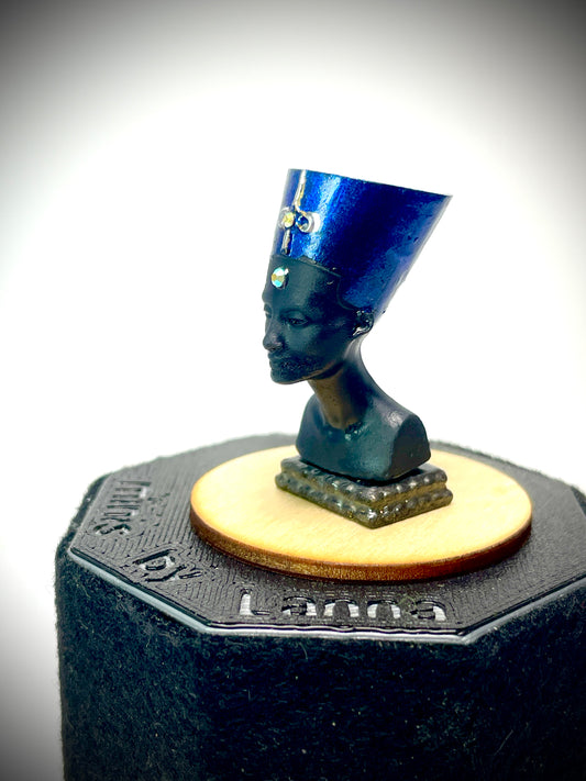 1:12 Dollhouse miniature Egyptian Nefertiti sculpture