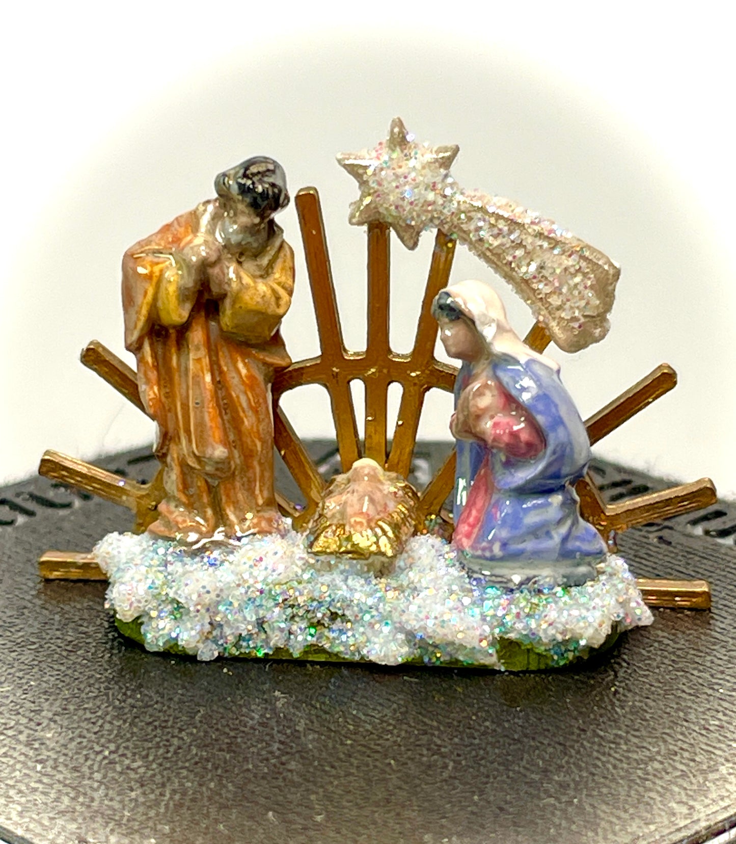 1:12 Dollhouse miniature crib in Bethlehem Christmas figurine