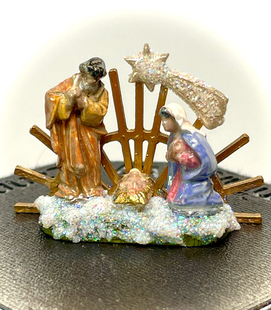 1:12 Dollhouse miniature crib in Bethlehem Christmas figurine