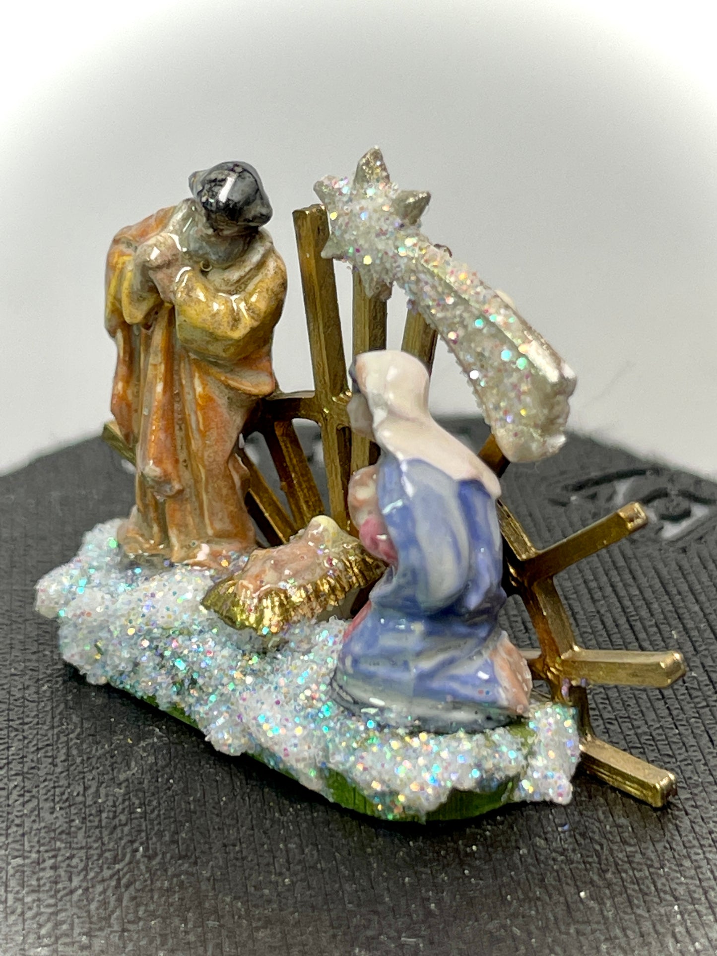 1:12 Dollhouse miniature crib in Bethlehem Christmas figurine