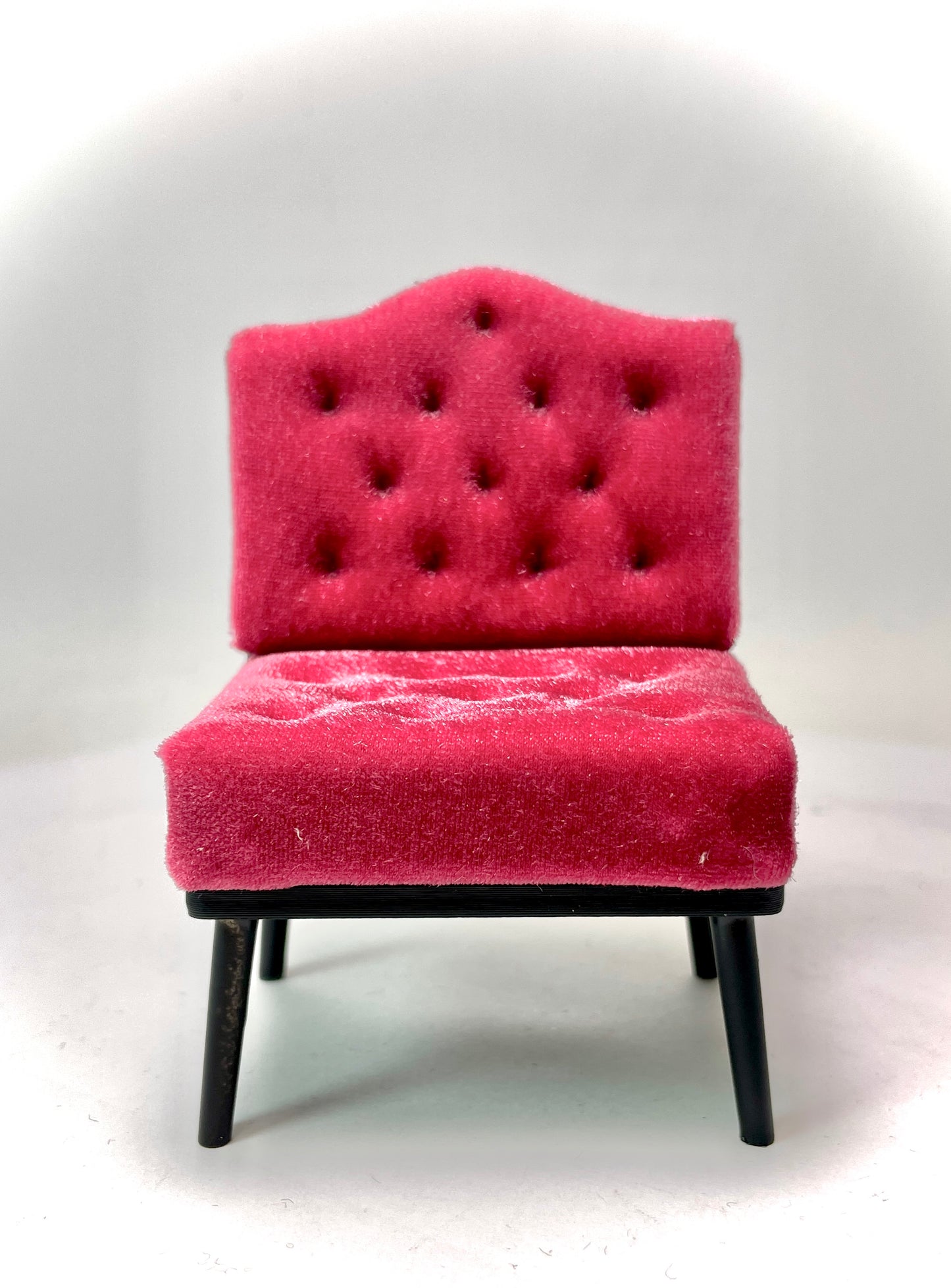 1:12 Dollhouse Art Deco lounge chair velvet cerise cushions