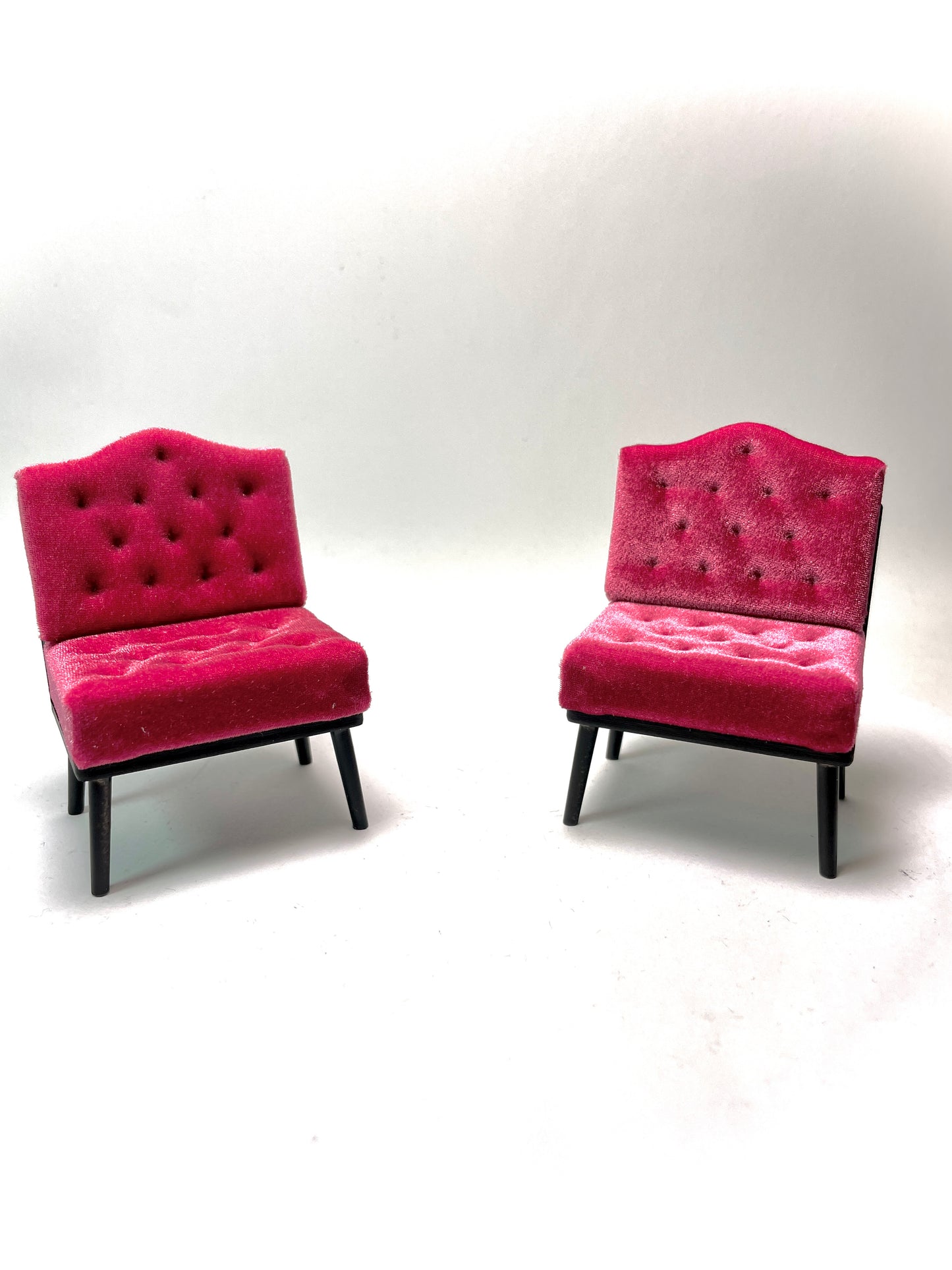 1:12 Dollhouse Art Deco lounge chair velvet cerise cushions