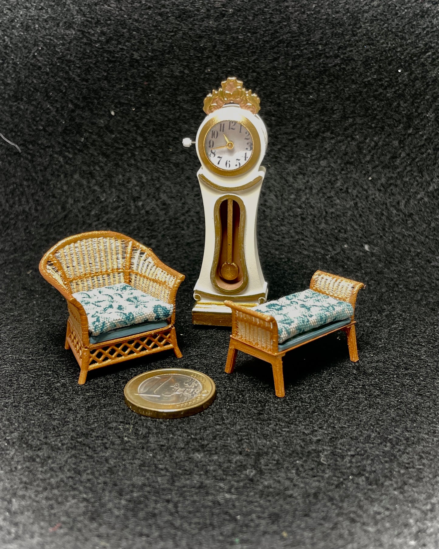 1:24 Dollhouse Swedish Mora long-case working clock various colors - Half scale