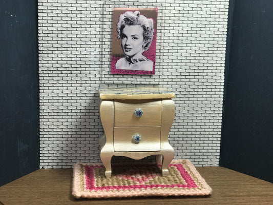 1:12 Dollhouse miniature Marilyn mirrored and pink wall picture