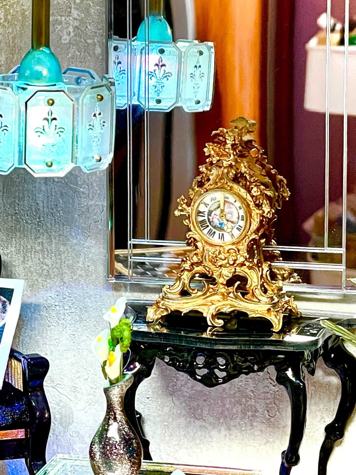 1:12 Dollhouse miniature French ormolu mantel working clock