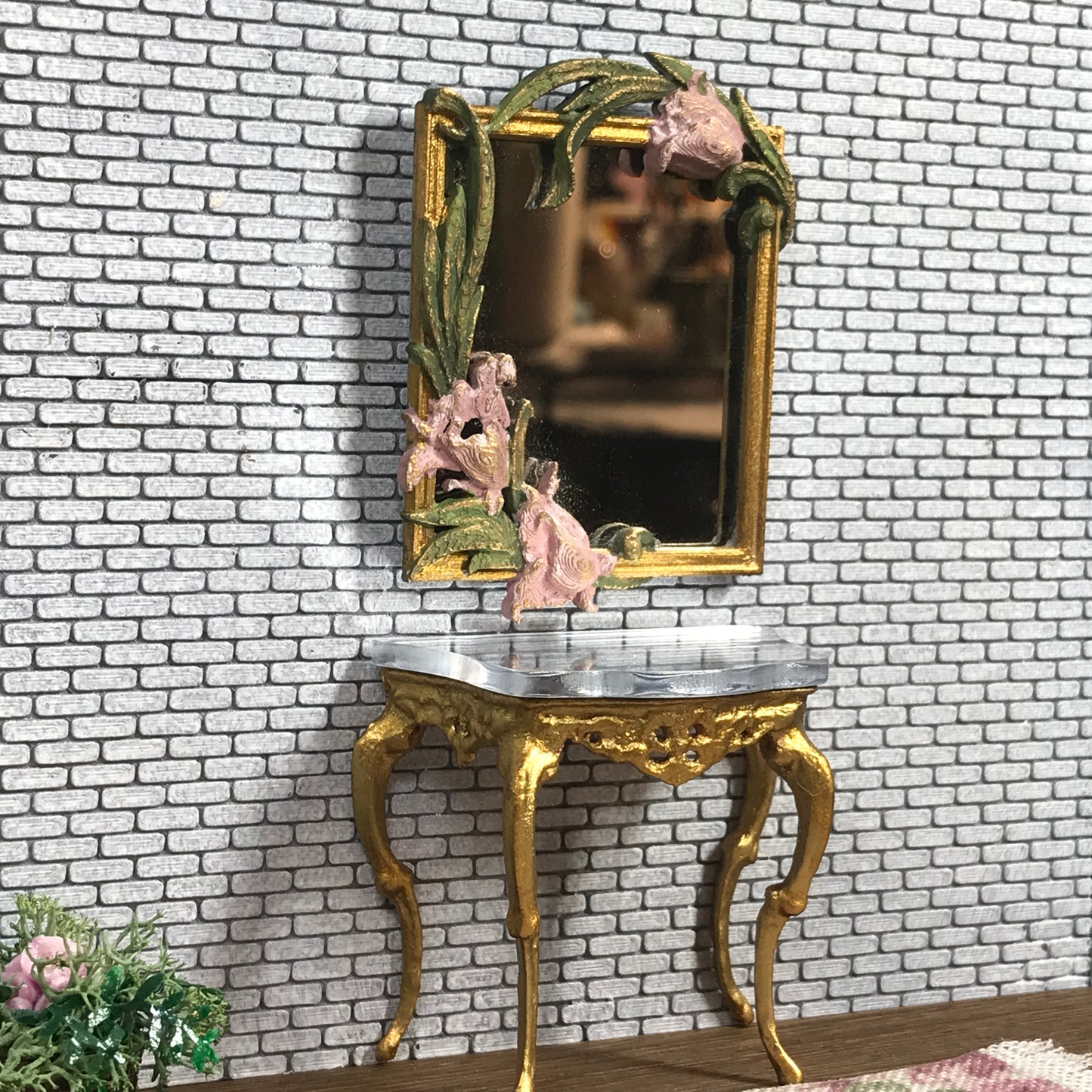 1:16 Dollhouse miniature Victorian console table with top mirror - Lundby scale