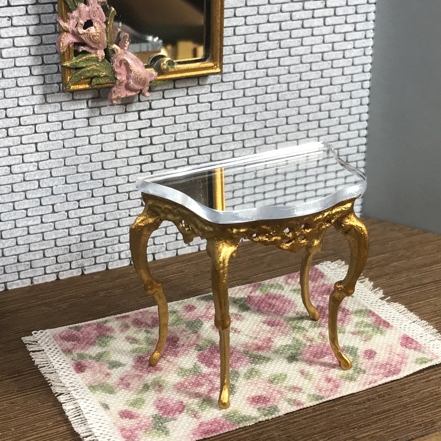 1:16 Dollhouse miniature Victorian console table with top mirror - Lundby scale