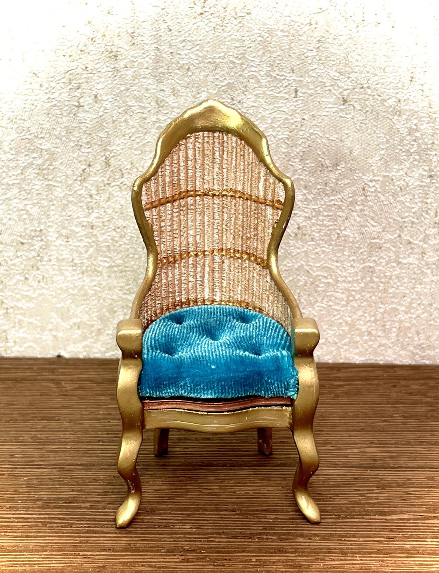 1:16 Dollhouse miniature Victorian rattan golden chair various color cushion - Lundby scale