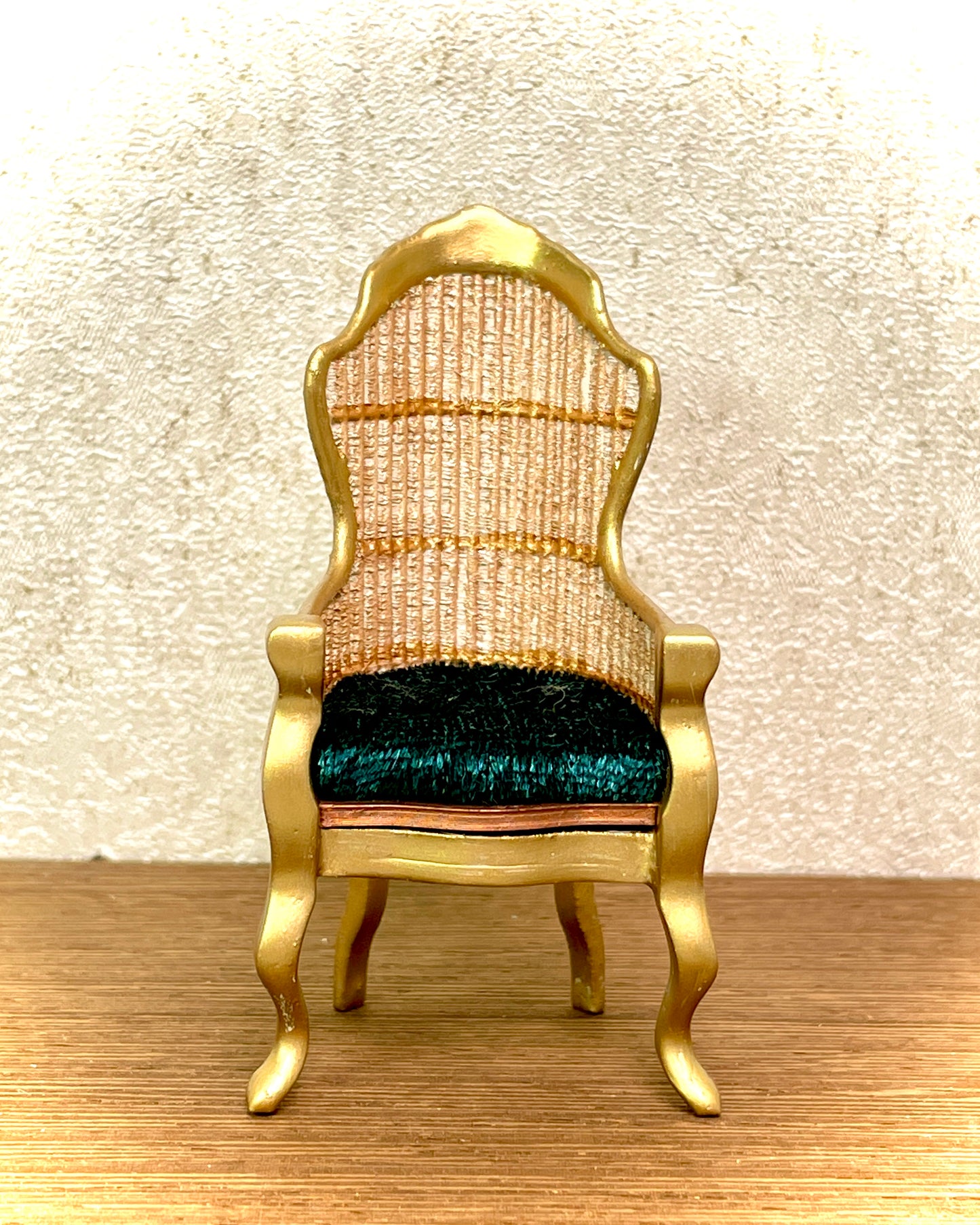 1:16 Dollhouse miniature Victorian rattan golden chair various color cushion - Lundby scale