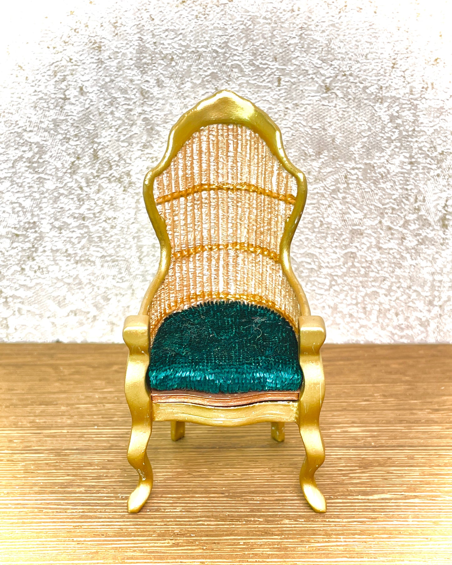 1:16 Dollhouse miniature Victorian rattan golden chair various color cushion - Lundby scale