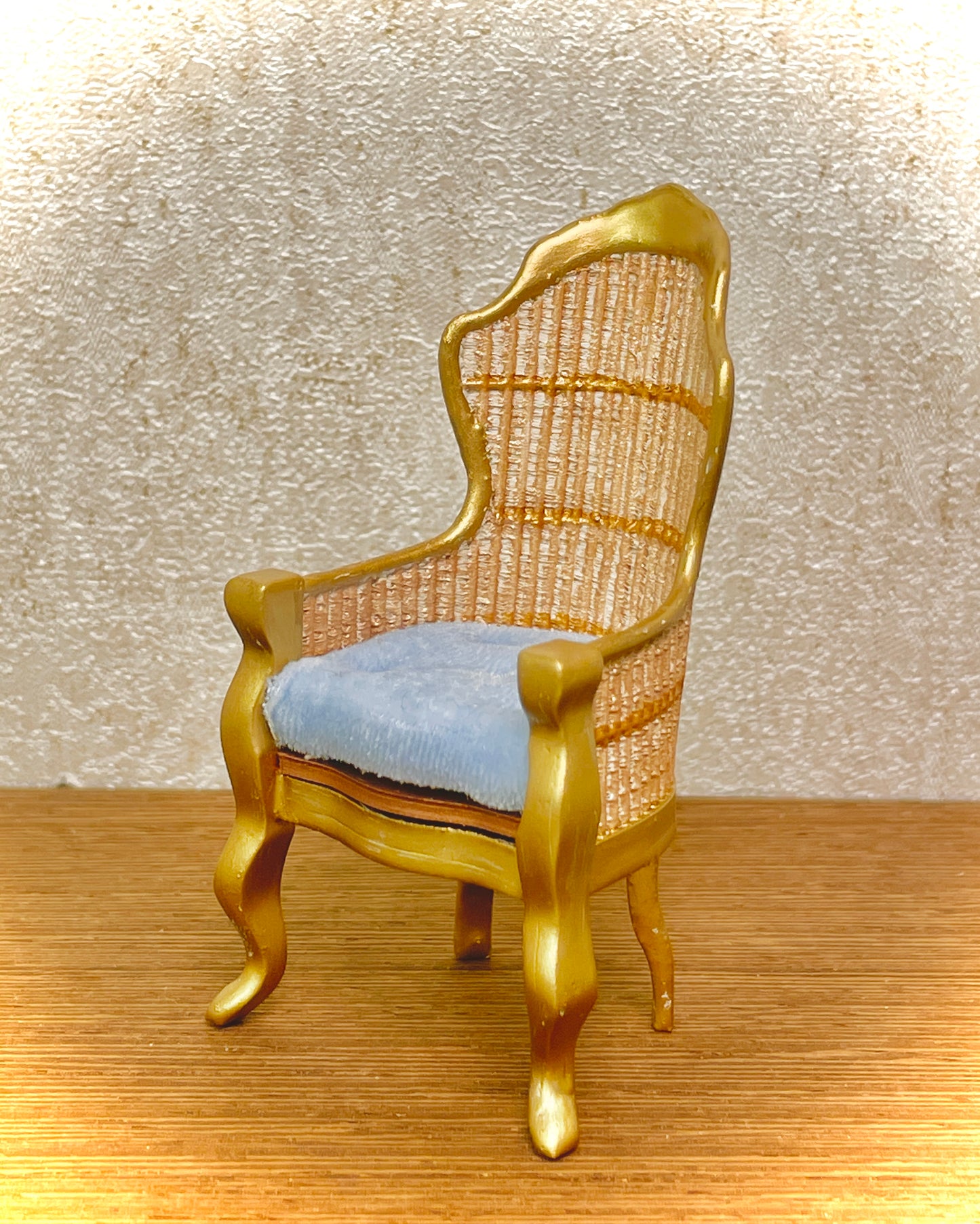 1:16 Dollhouse miniature Victorian rattan golden chair various color cushion - Lundby scale