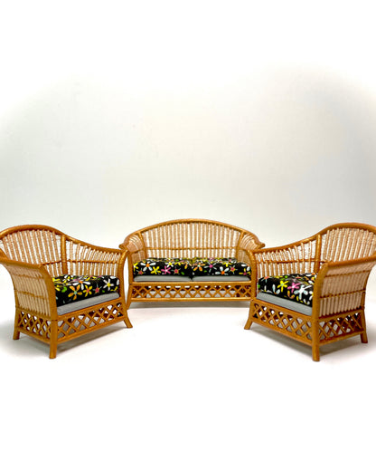 1:16 Dollhouse cane rattan flowers over black furniture - Lundby