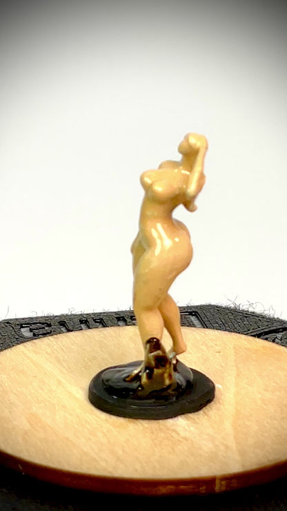 1:12 Dollhouse miniature fat lady sculpture
