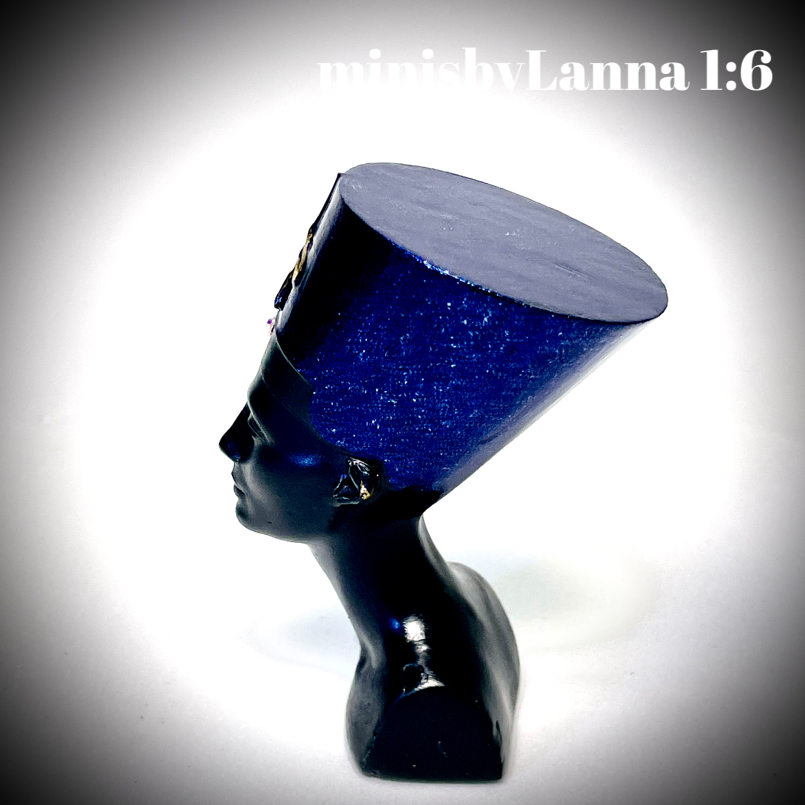 1:6 Dollhouse miniature Egyptian Nefertiti sculpture