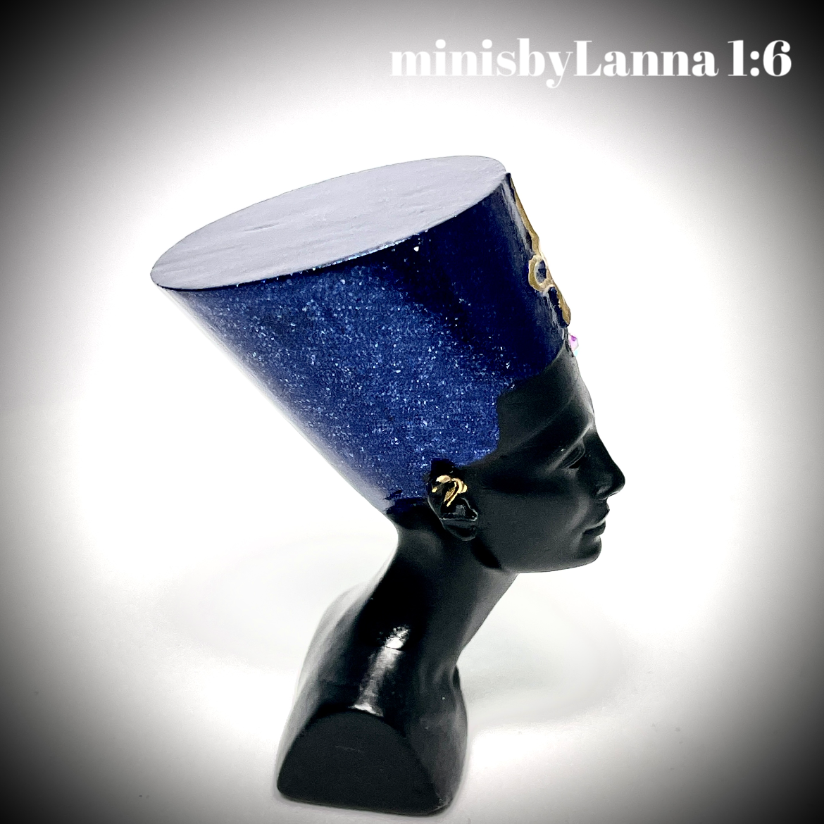 1:6 Dollhouse miniature Egyptian Nefertiti sculpture