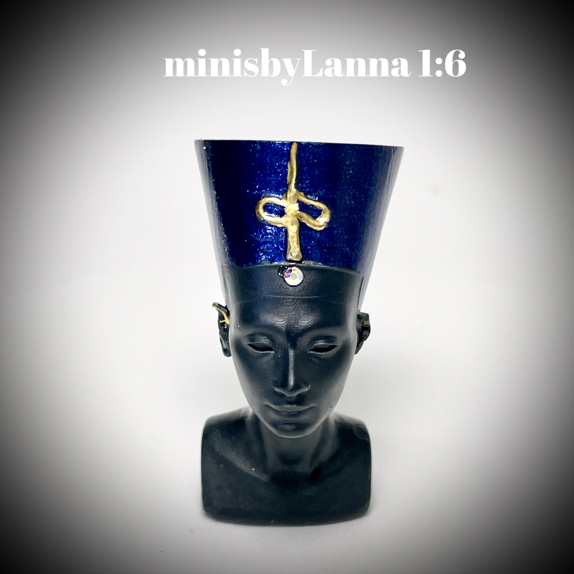 1:6 Dollhouse miniature Egyptian Nefertiti sculpture