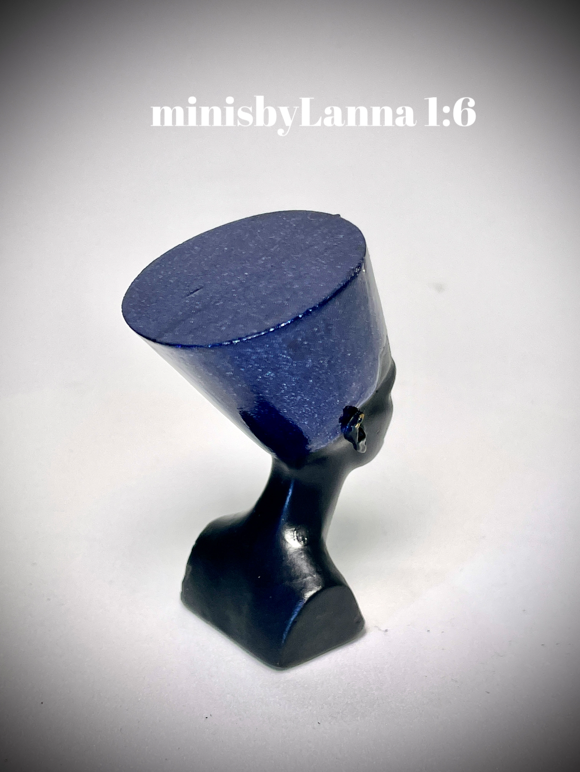 1:6 Dollhouse miniature Egyptian Nefertiti sculpture